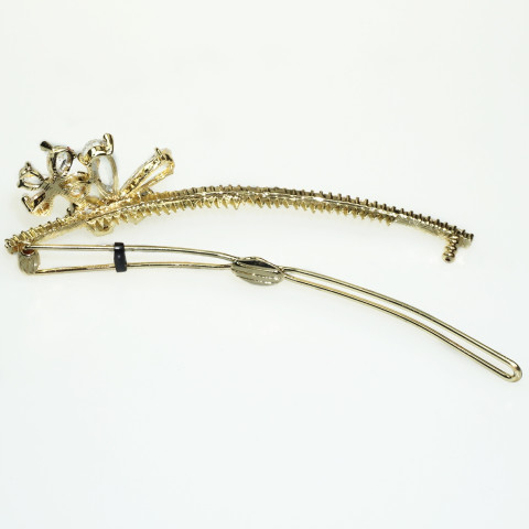 Luxurious Cubiczirconia Flower Barrette Luxurious Cubiczirconia Flower Barrette
