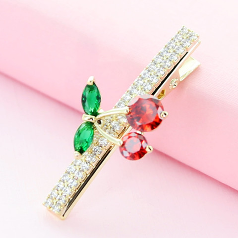 Cubiczirconia Rhinestone Cherry Pinch Clip Cubiczirconia Rhinestone Cherry Pinch Clip