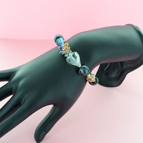 Crystal Heart & Beads Stretch Bracelet Crystal Heart & Beads Stretch Bracelet